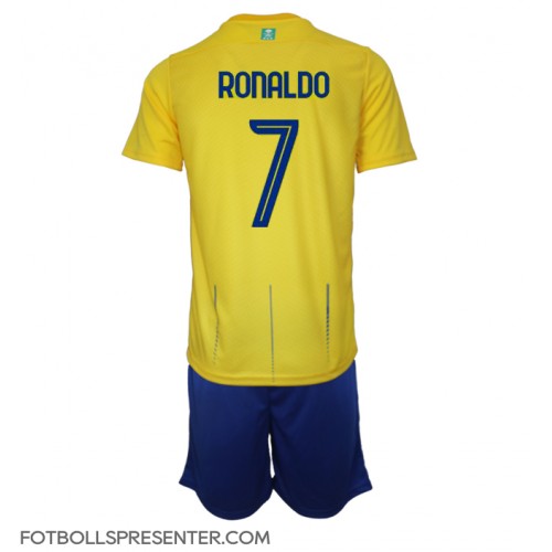 Al-Nassr Cristiano Ronaldo #7 Hemmatröja Barn 2023-24 Kortärmad (+ korta byxor)